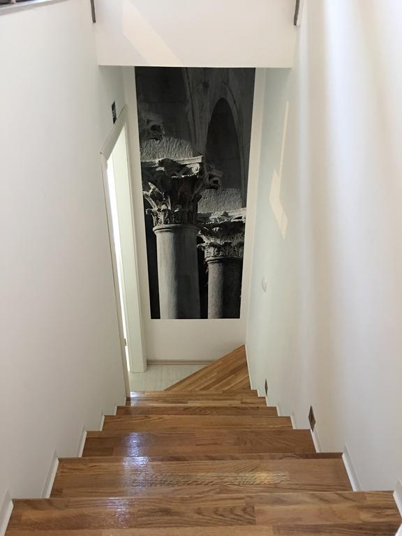 Central Split Rooms And Apartments Paese Exterior photo